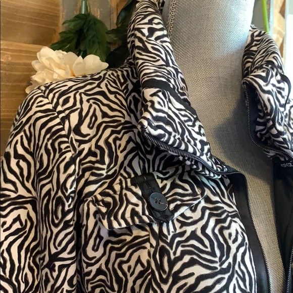 Marc Cain Sport Animal Print Crop Jacket 🌟 - Picture 6 of 16